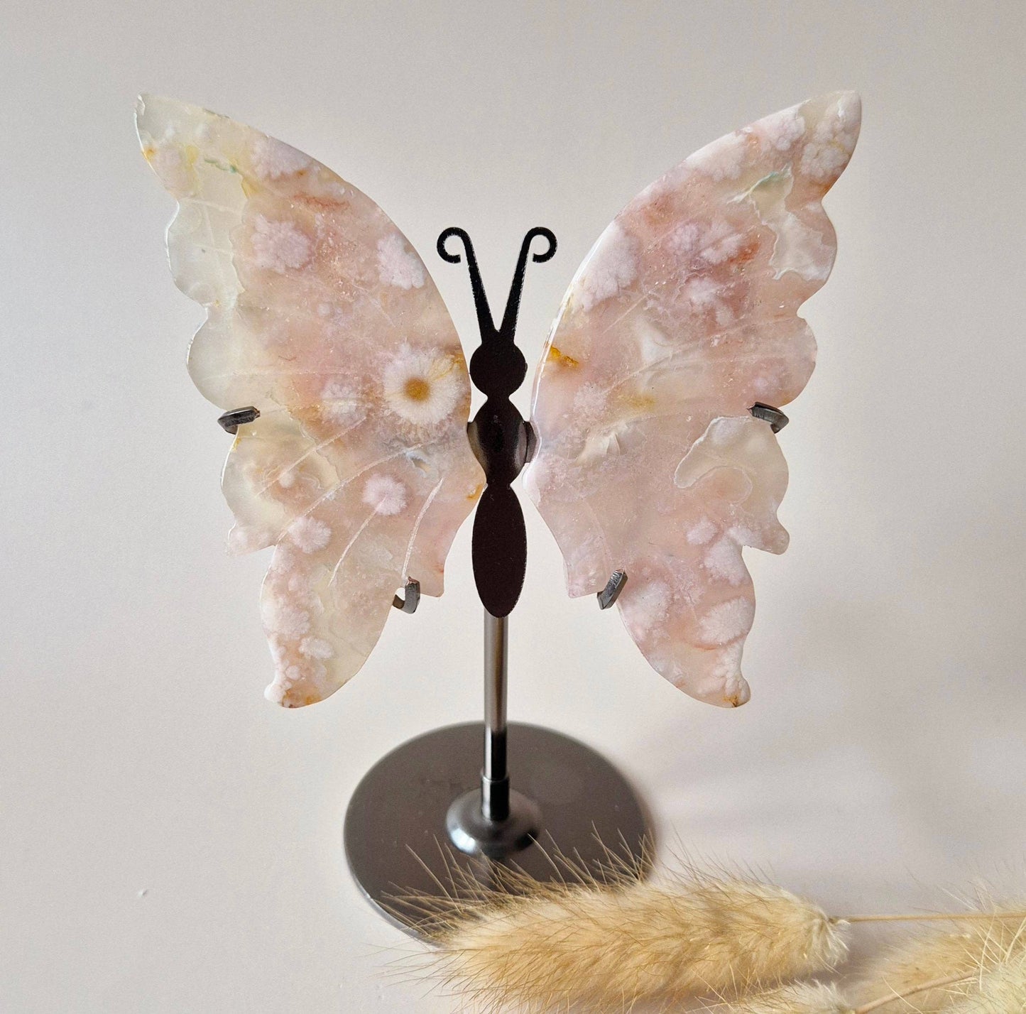 KIRSCHBLÜTEN SCHMETTERLING AUF METALLSTÄNDER